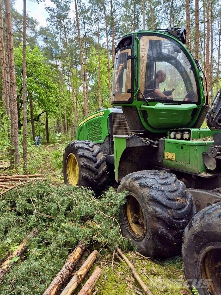 John Deere 1170 E ハーベスター