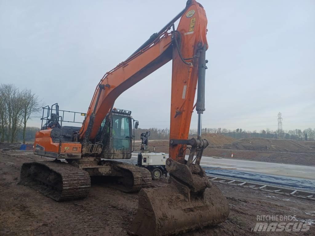 Doosan DX 225 LC-5 大型油圧ショベル12t以上（パワーショベル・ユンボ）