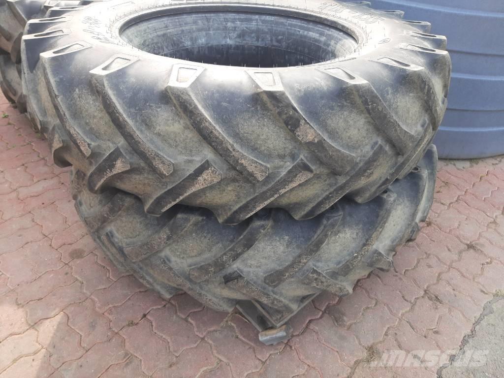 BKT 18.4-38 2 kpl タイヤ、ホイル、リム