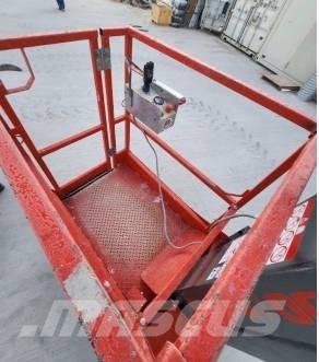 SkyJack SJ 12 小型自走式ブームリフト