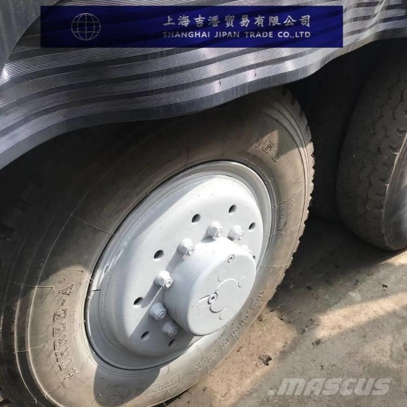 Sany STC1000 オールテレーンクレーン