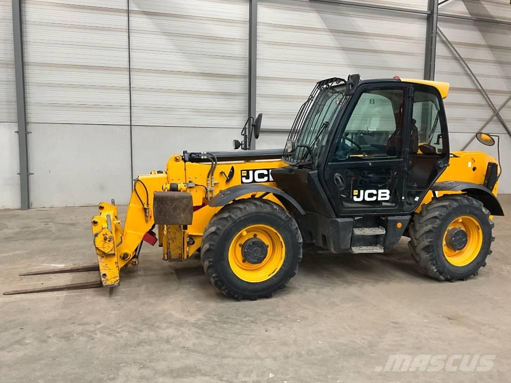 JCB 535 V 125 テレスコーピックハンドラー