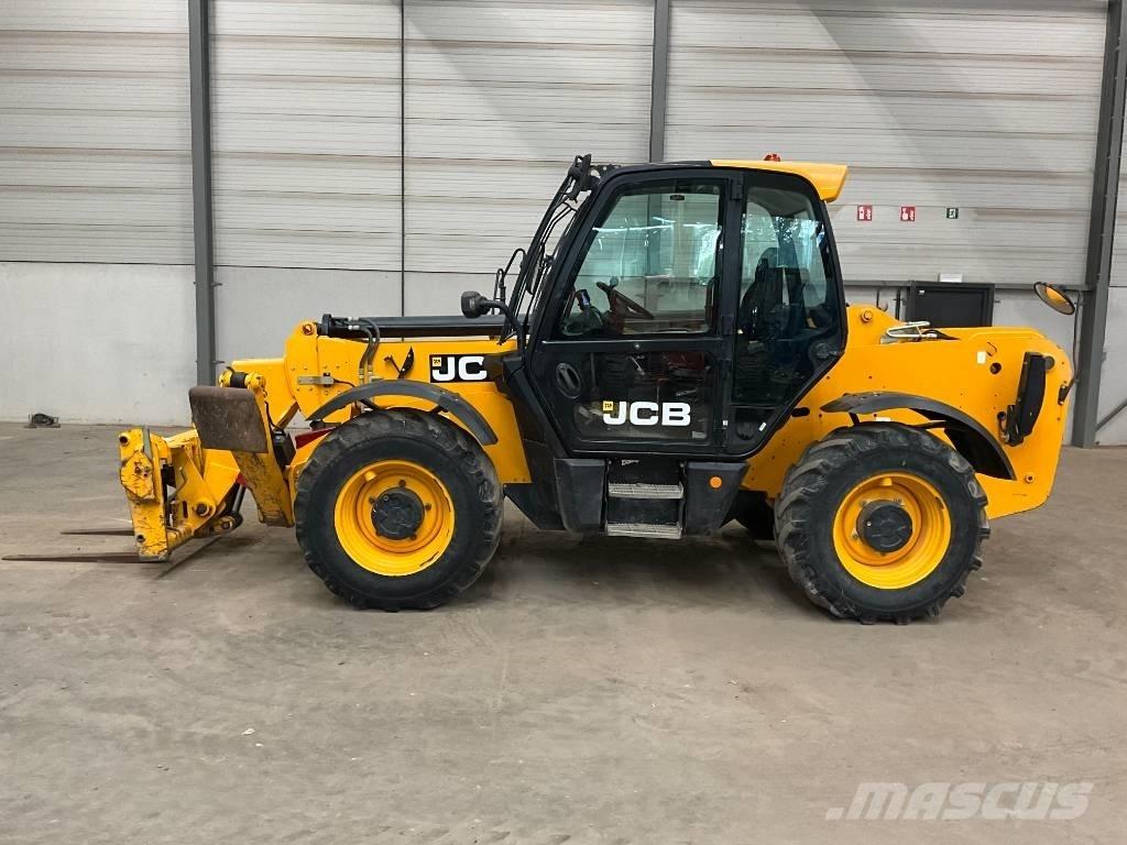 JCB 535 V 125 テレスコーピックハンドラー