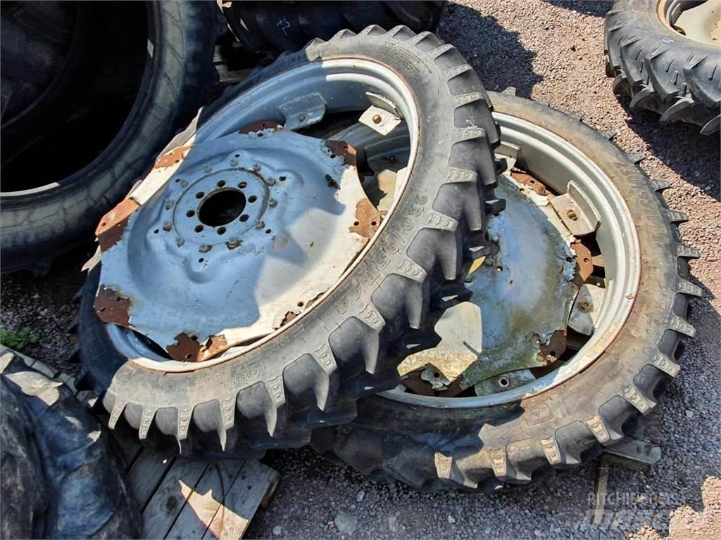 BKT 230/95R44 x2 タイヤ、ホイル、リム