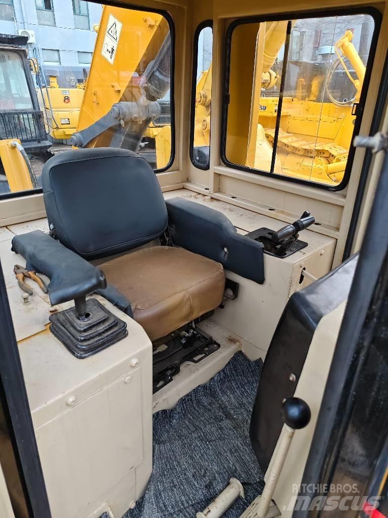 CAT D 5 M ブルドーザー