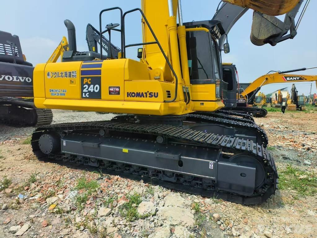 Komatsu PC 240-8 中型油圧ショベル 7ｔ-12ｔ（ユンボ・パワーショベル・バックホー）