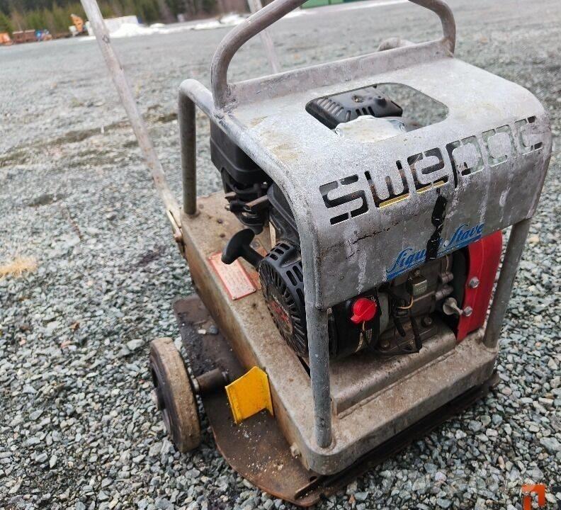 Swepac F70 A プレートコンパクター