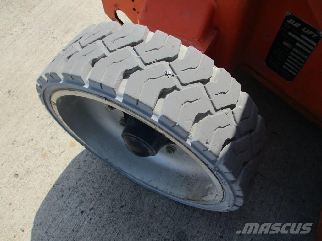 JLG E 400 AJPN (687) 小型自走式ブームリフト