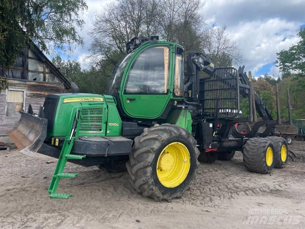 John Deere 1010 E フォワーダー
