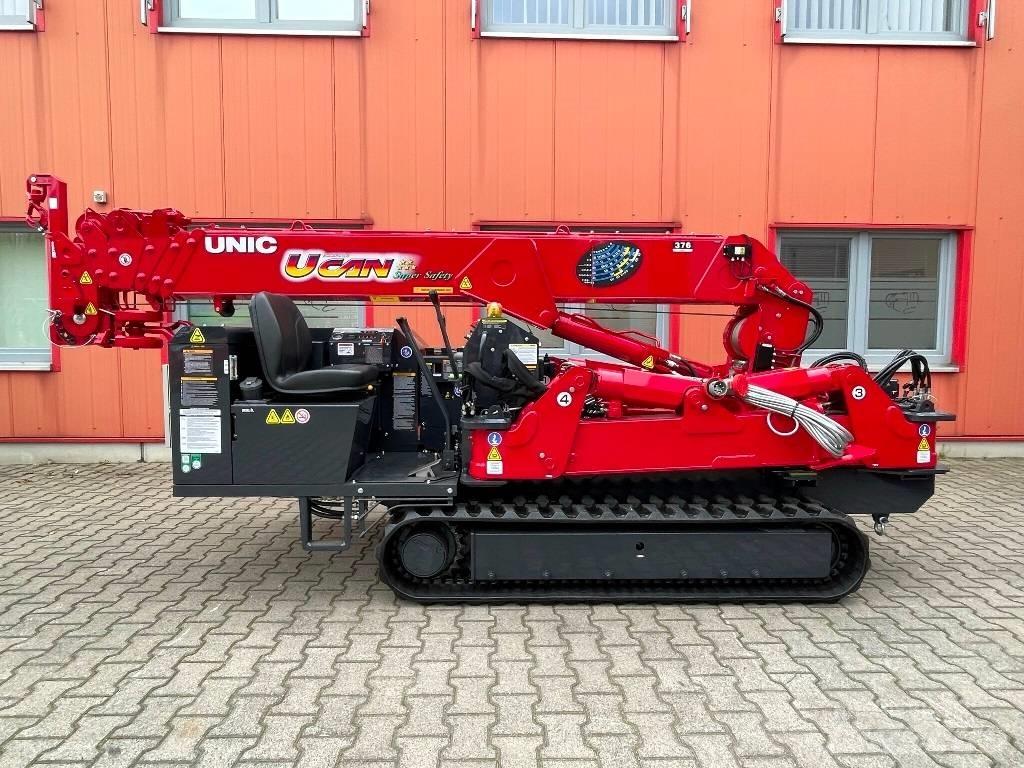 Unic URW-376 クローラクレーン