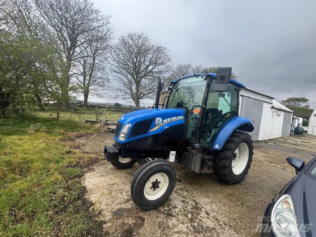 New Holland T 4.65 トラクター