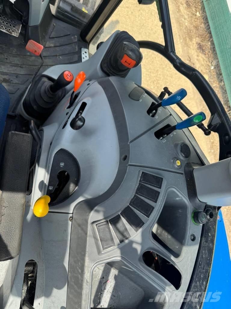 New Holland T 4.65 トラクター
