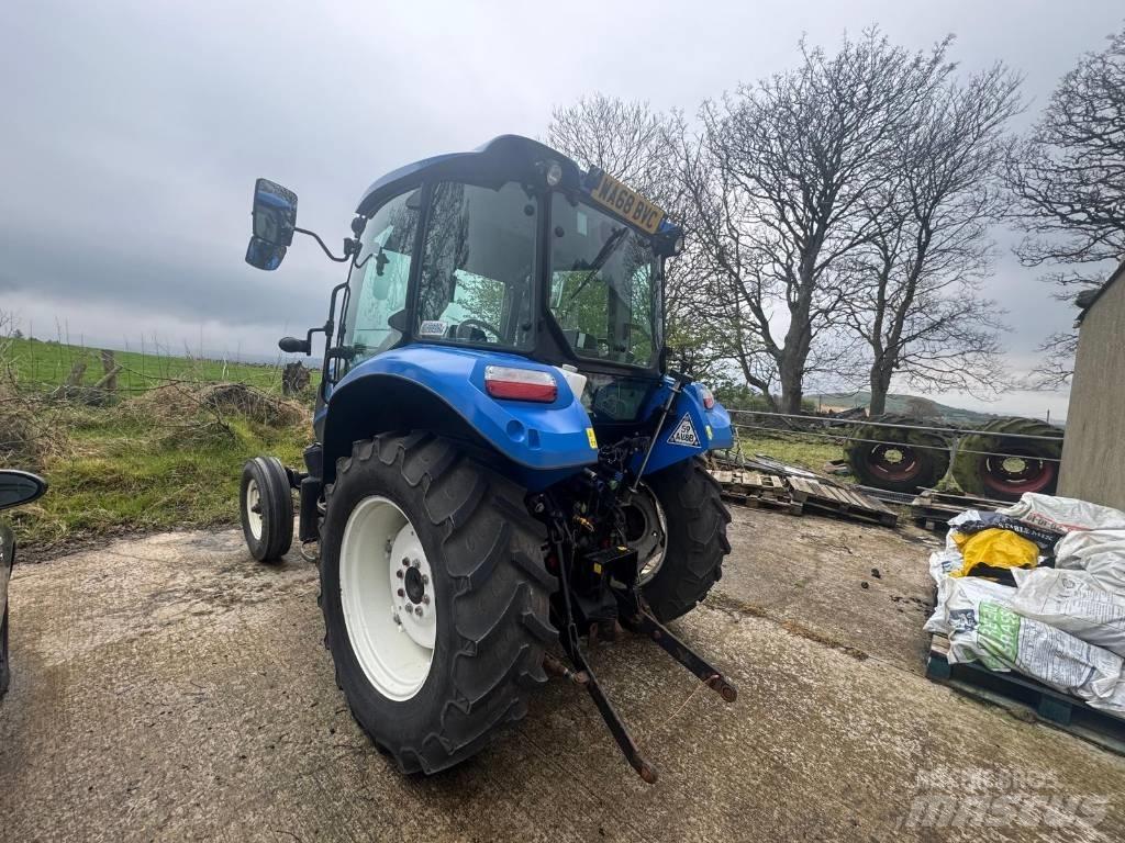 New Holland T 4.65 トラクター