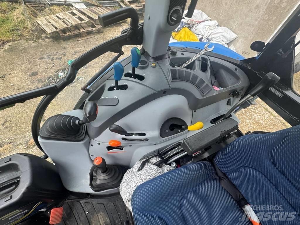 New Holland T 4.65 トラクター
