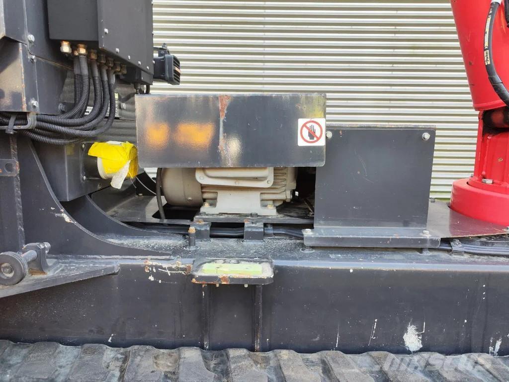 Unic URW 506 CDE ミニクレーン