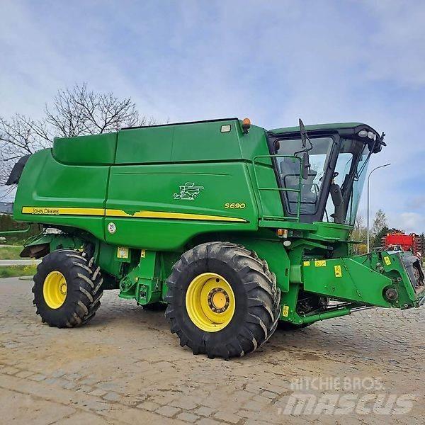 John Deere S 690 コンバイン