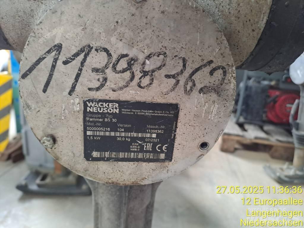 Wacker Neuson BS30 タンパ/転圧バイブレータ