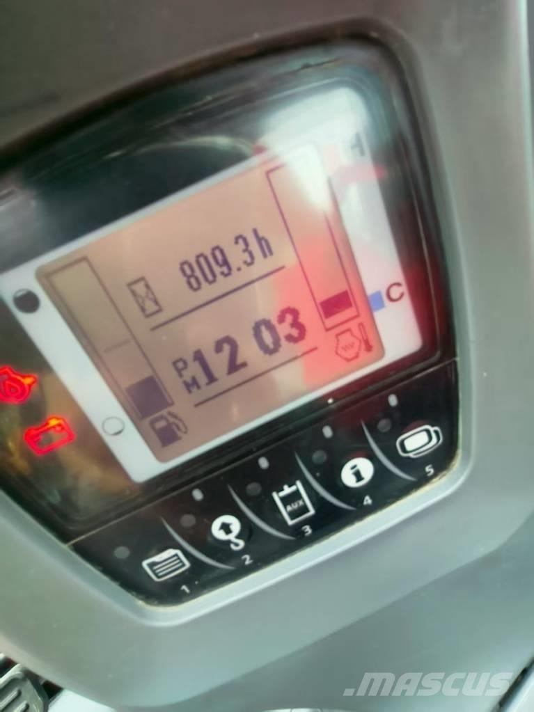 Kubota KX 163-5 ミニ油圧ショベル 7t以下（ミニユンボ・ミニディガー）