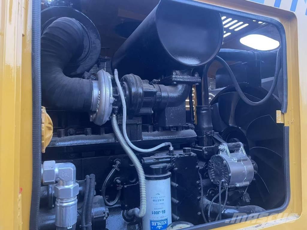 XCMG GR 215 モーターグレーダー