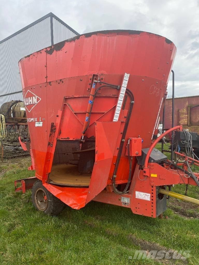 Kuhn EuroMix ミキサーフィーダー