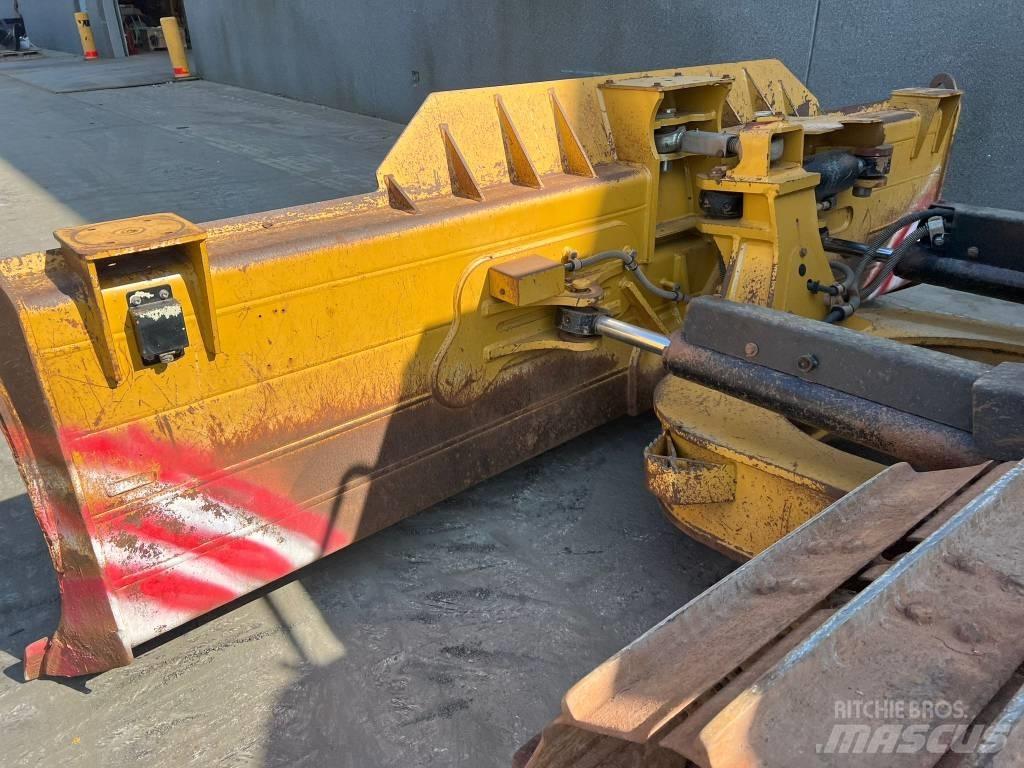 CAT D 6 N LGP ブルドーザー