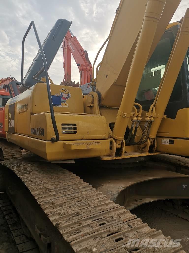 Komatsu PC 220 LC-7 大型油圧ショベル12t以上（パワーショベル・ユンボ）