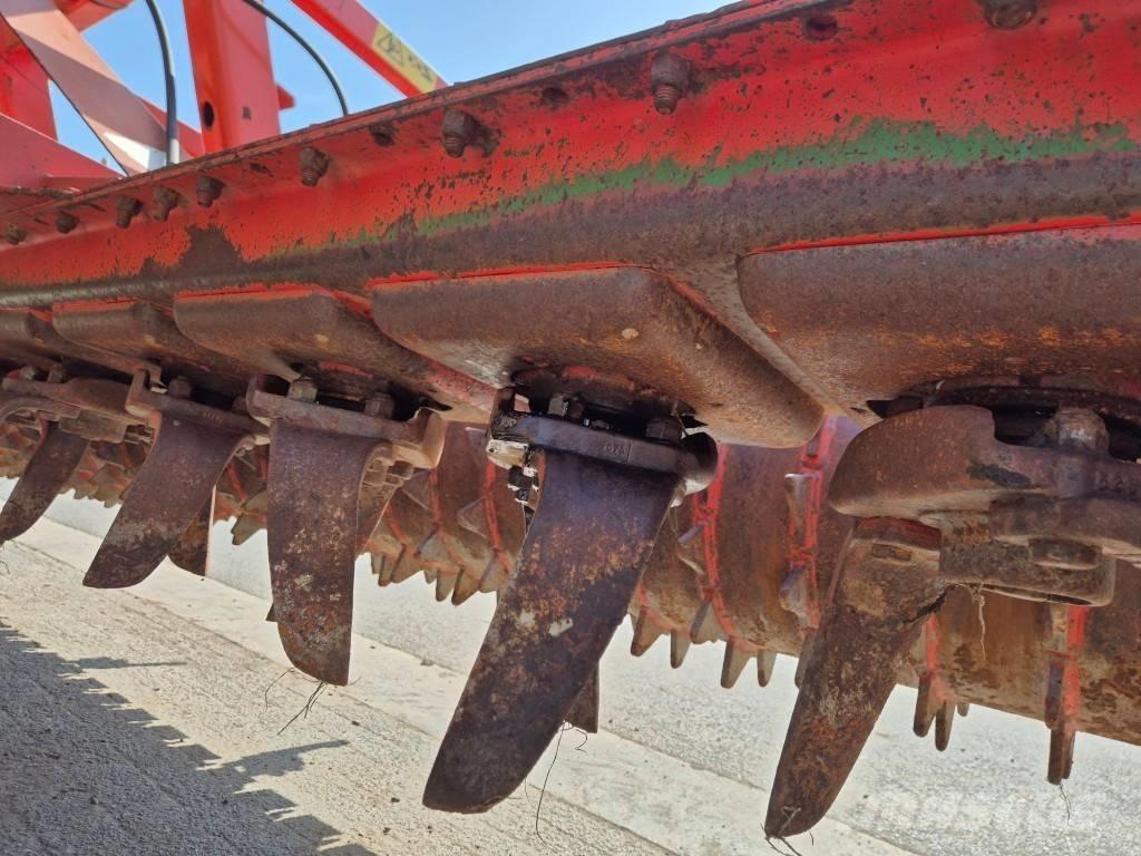Kuhn HR 4000 パワーハローとロータリーハロー