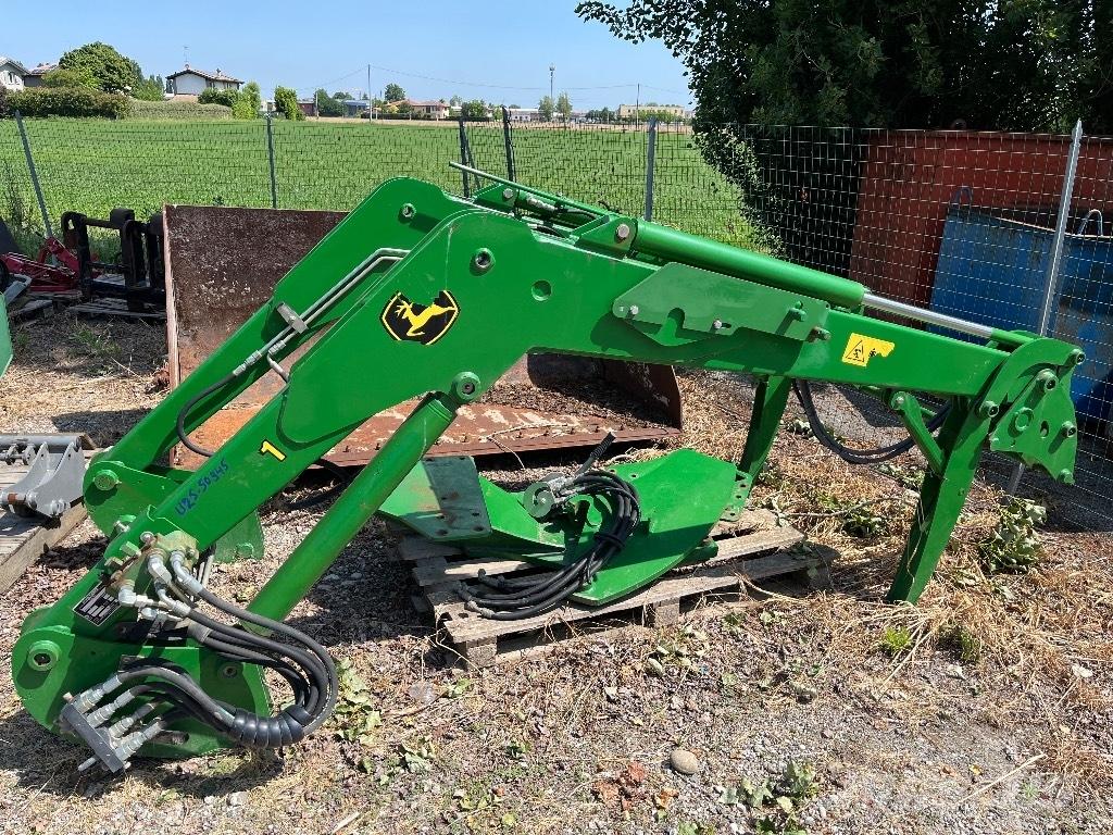 John Deere 731 フロントローダーとディガー