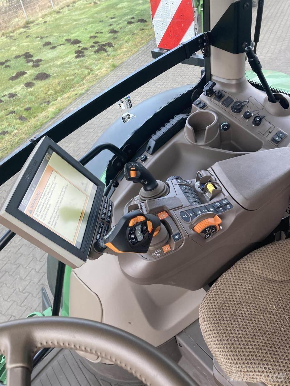John Deere 6R 195 トラクター