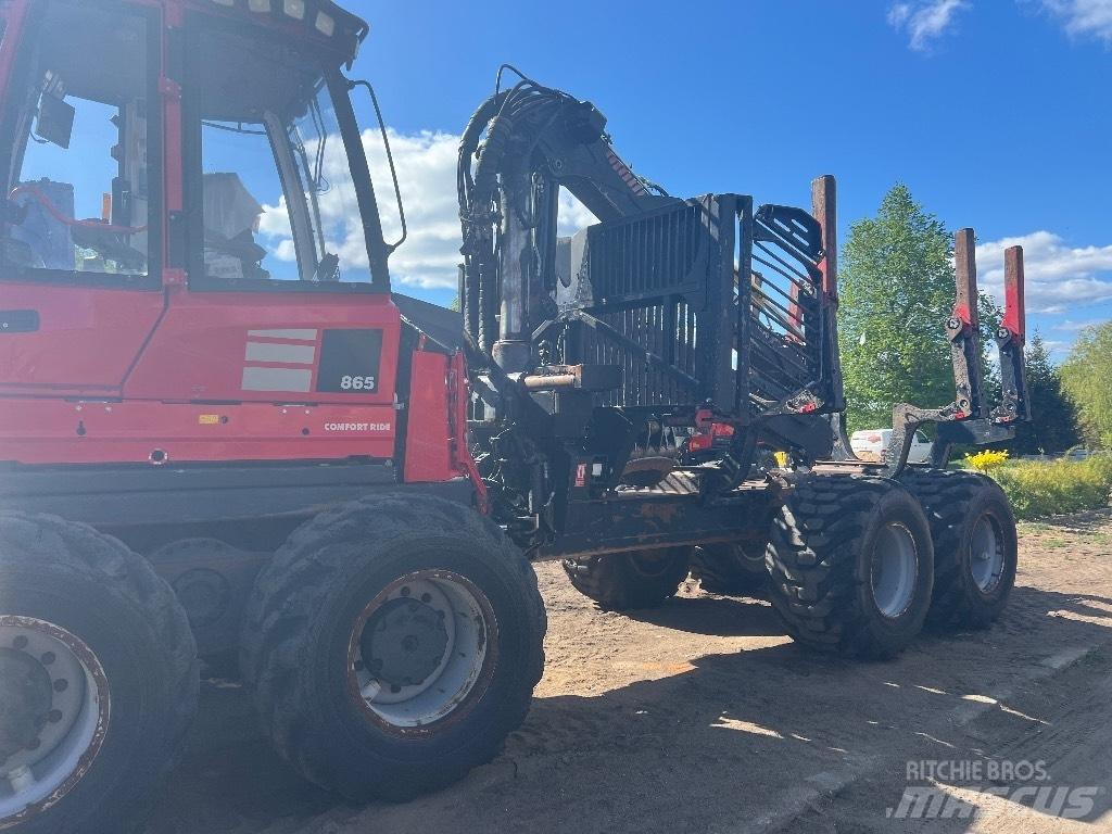 Komatsu 865 フォワーダー