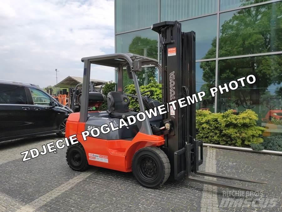 Toyota 42-7FGF20 LPGフォークリフト
