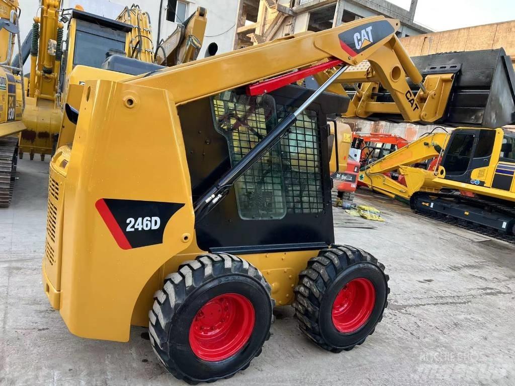 CAT 246D スキッドステアローダー
