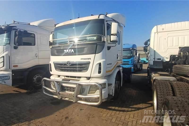 Tata PRIMA 4X2 その他トラック