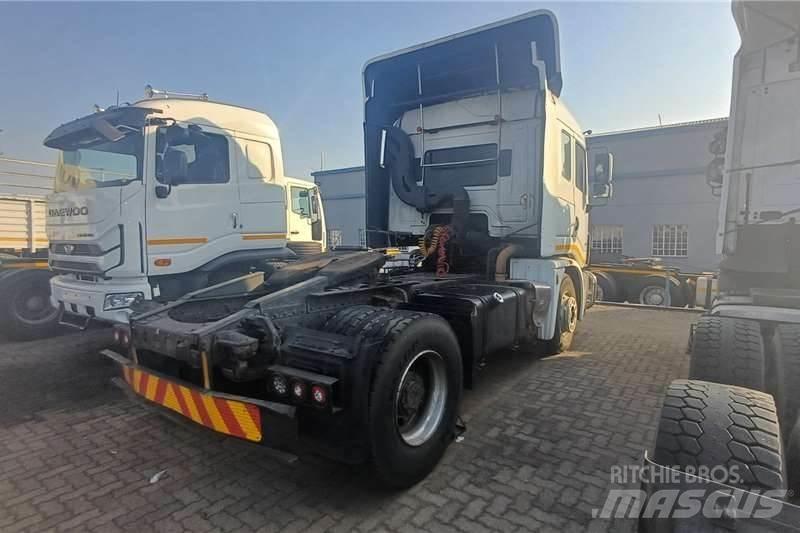 Tata PRIMA 4X2 その他トラック