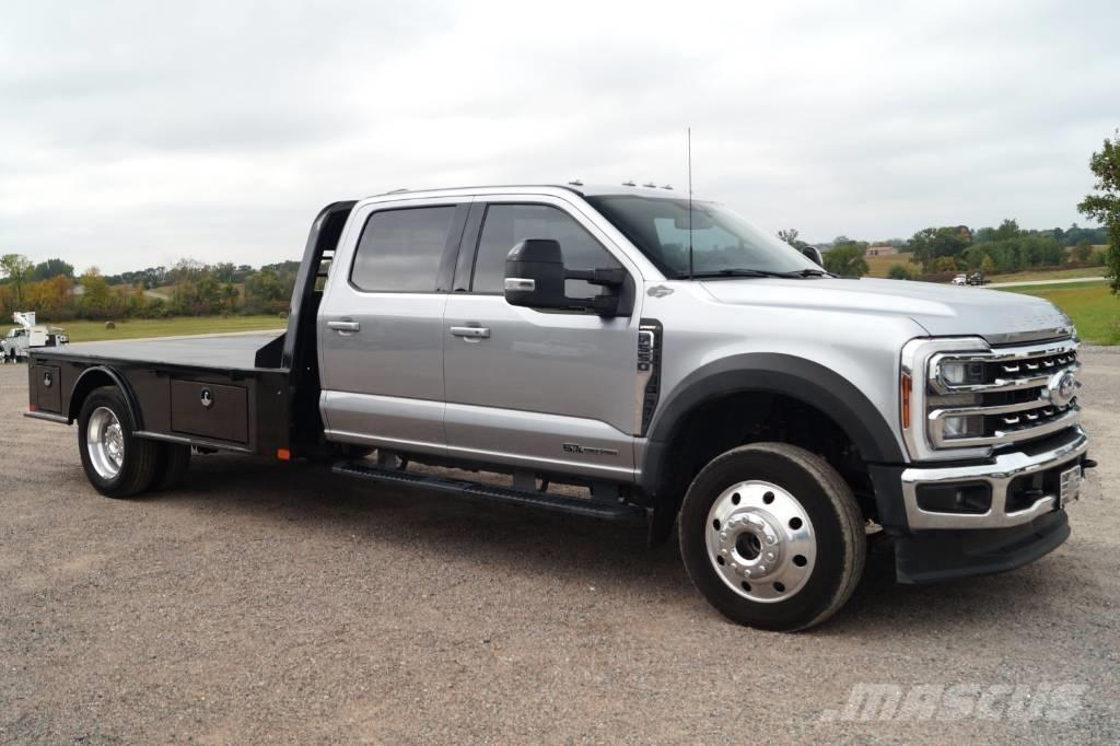 Ford F 550 SD Lariat 平ボディー