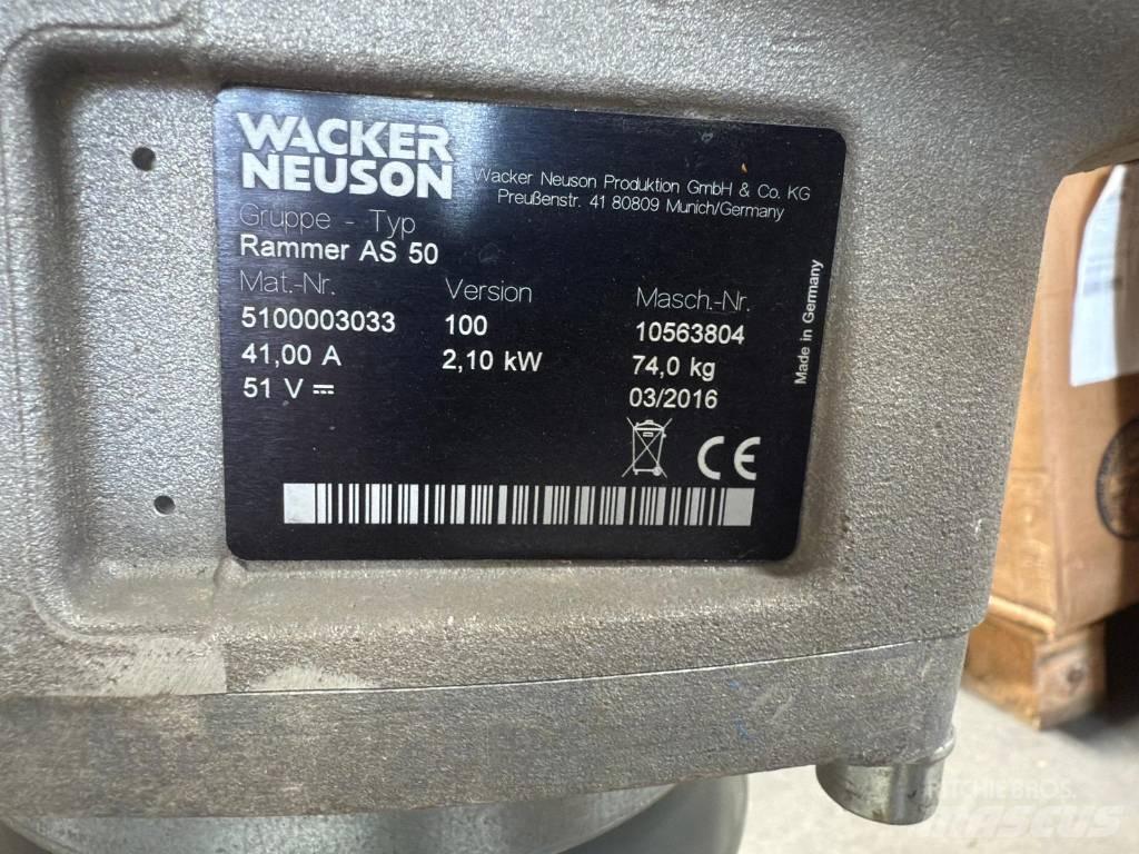 Wacker Neuson AS50e タンパ/転圧バイブレータ