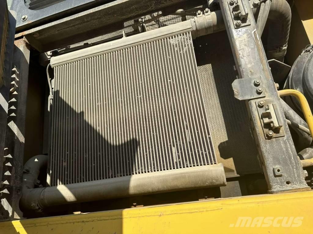 Komatsu PC 500-10 大型油圧ショベル12t以上（パワーショベル・ユンボ）