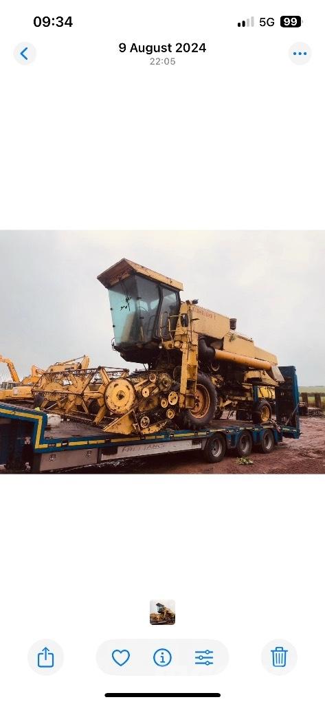 New Holland 8050 コンバイン