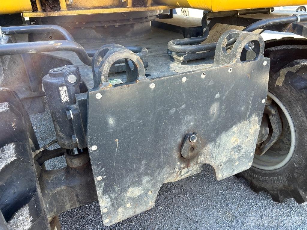 Komatsu PW148 -10 ホイール式油圧ショベル（パワーショベル・ユンボ・バックホー）