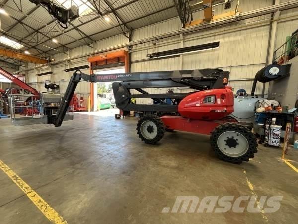 Manitou 200ATJ ブームリフト　屈伸型