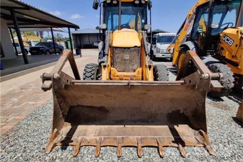 JCB 3CX 4X4 TLB バックホーローダー