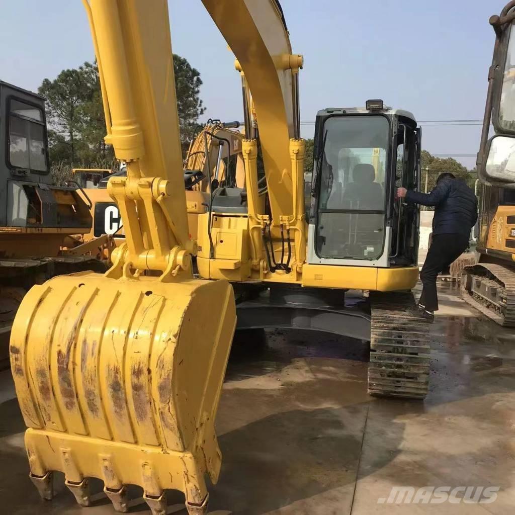 Komatsu PC 138 US 中型油圧ショベル 7ｔ-12ｔ（ユンボ・パワーショベル・バックホー）