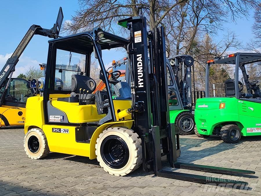 Hyundai 35L-7A LPGフォークリフト