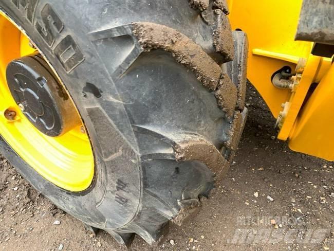 JCB 535-125 テレスコーピックハンドラー