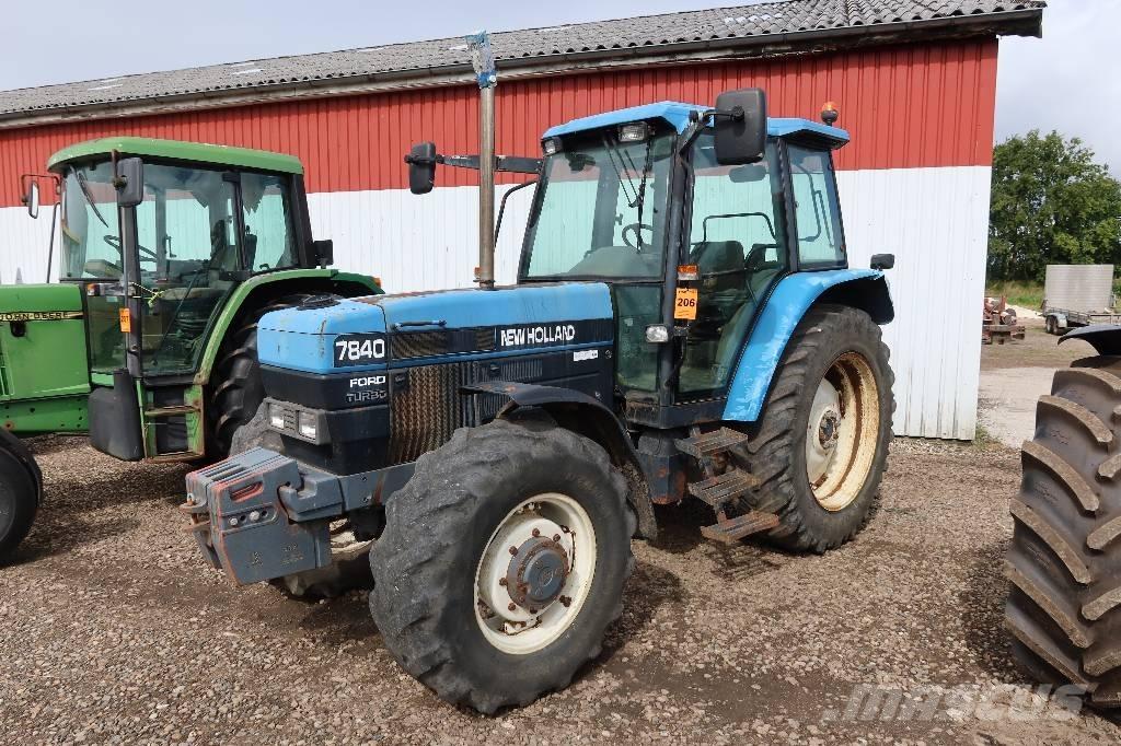 New Holland 7840 トラクター