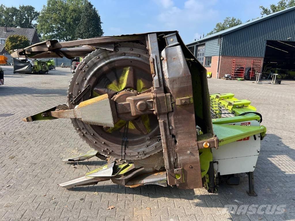 CLAAS RU 450 自走式フォレージハーベスター