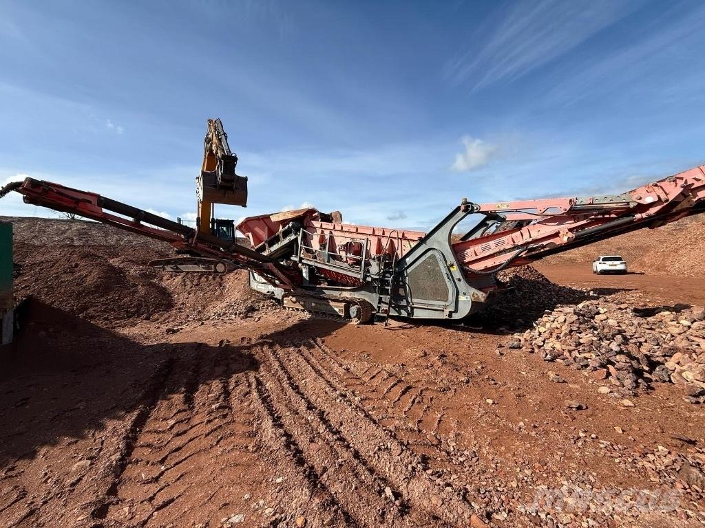 Sandvik QE 341 自走式スクリーン