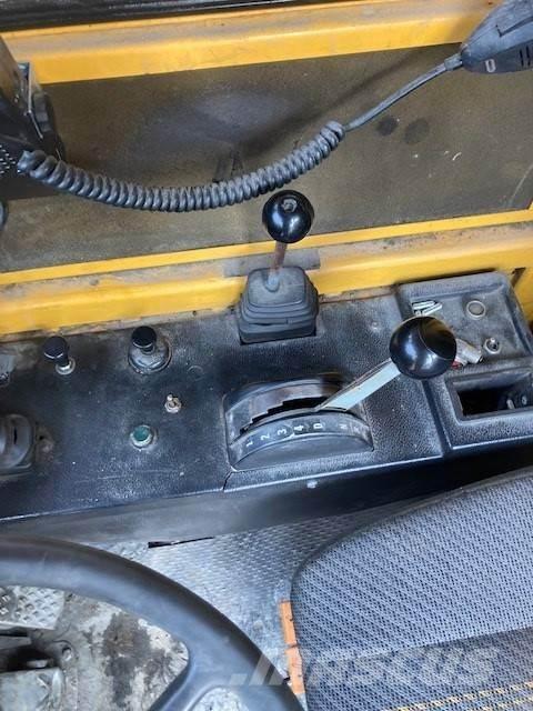 Euclid R32 4kpl リジットフレーム式ダンプトラック