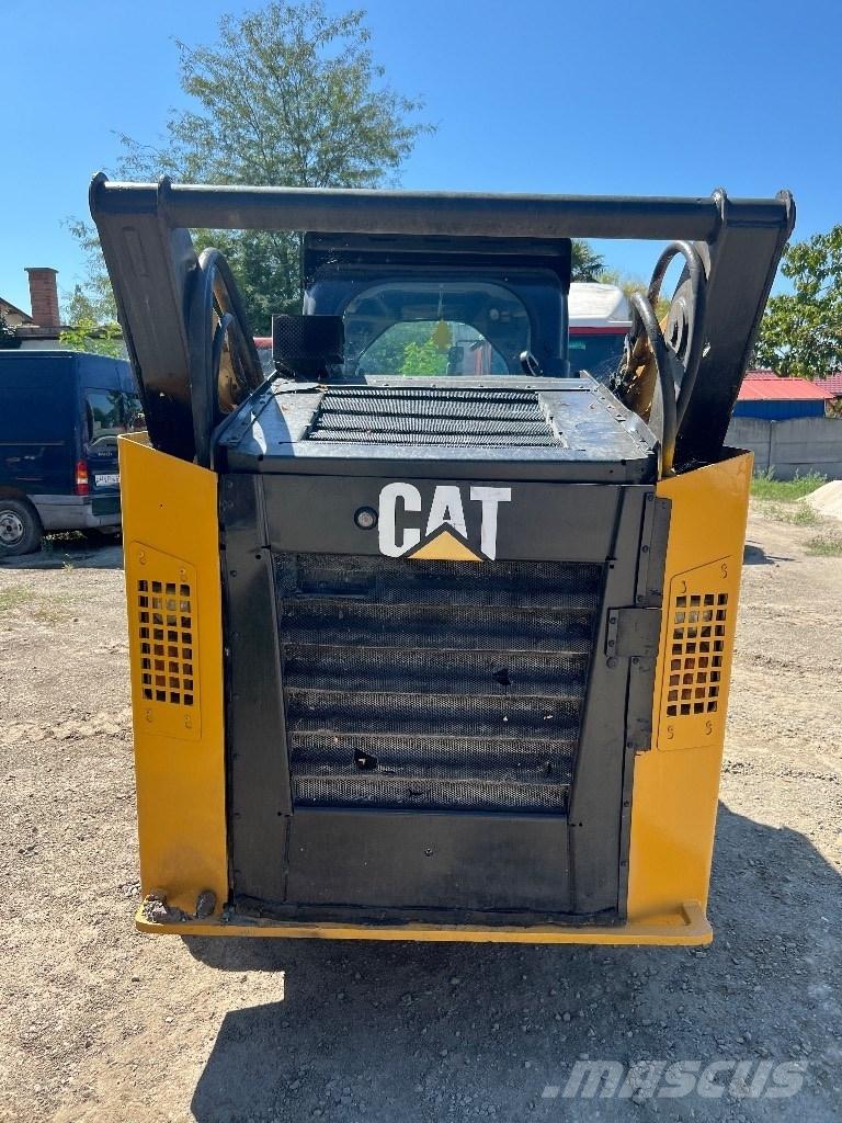 CAT 272 D XHP スキッドステアローダー