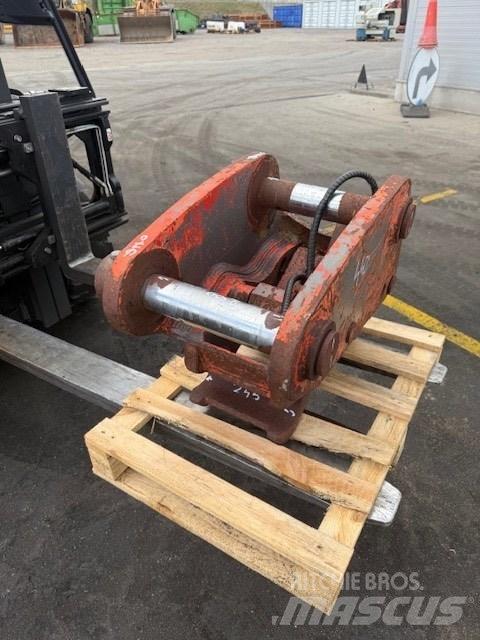 Miller VOLVO EC 160 クイックヒッチ